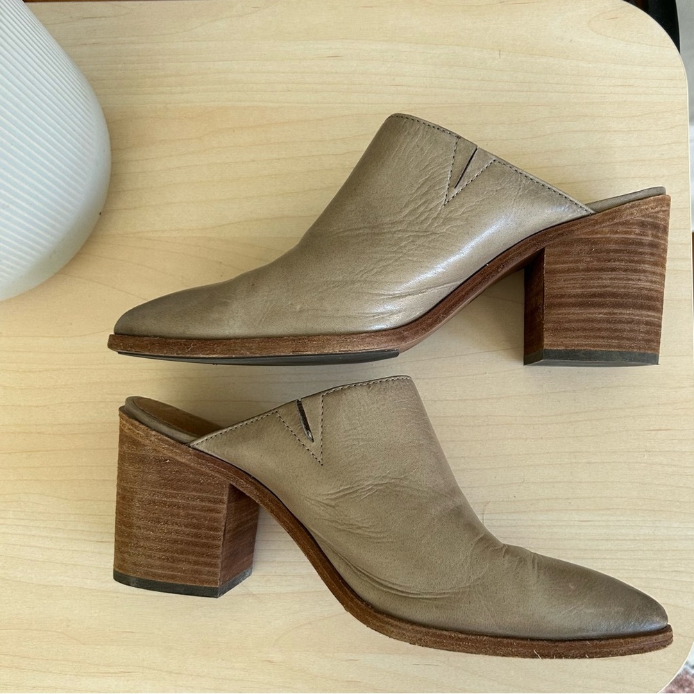 NWOT Frye Gray Pointed Leather Mules - Picture 4 of 6